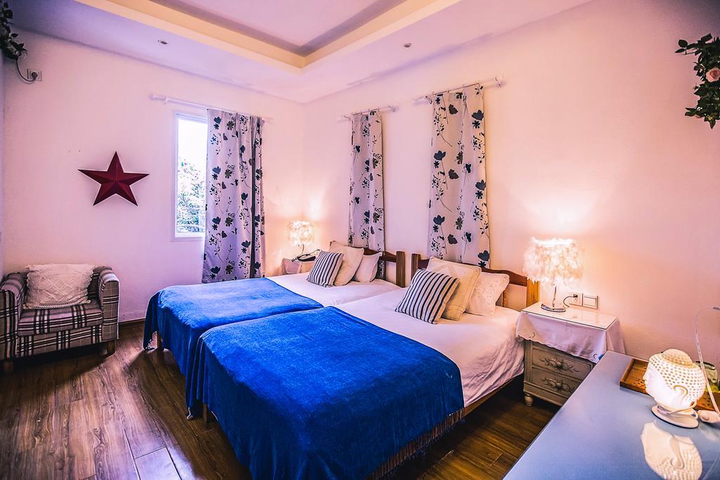 Deluxe Zimmer mit Kingsize-Bett